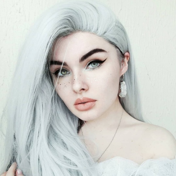 Silver Light Gray Beauty Lace Front Wig - Picture 3 of 3